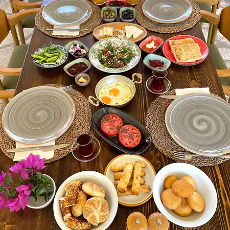 Ata Boutique מלון Altinyunus