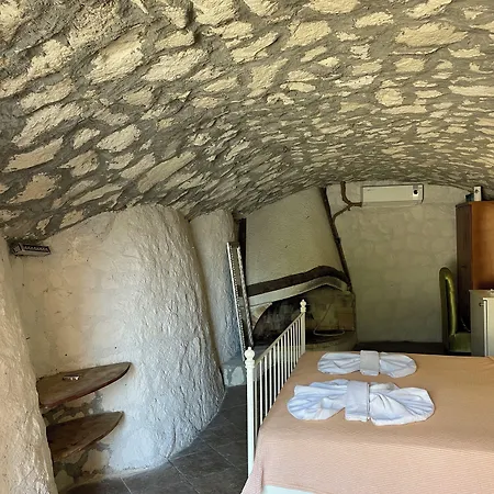 Ata Boutique מלון Altinyunus