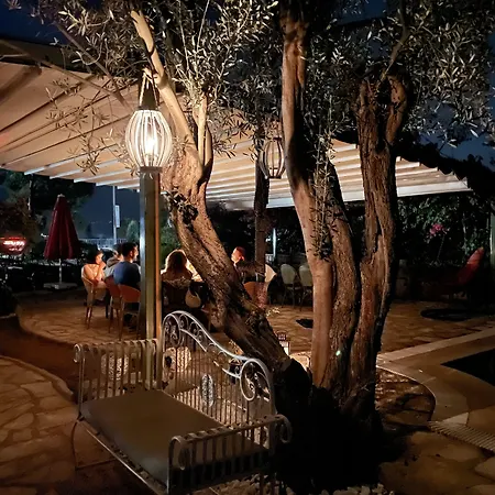 Ata Boutique מלון